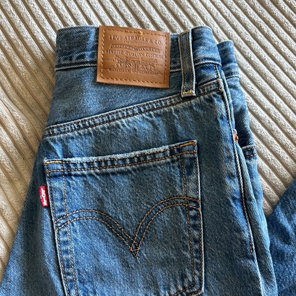 Levi’s Ribcage Straight Leg - Picture 2 of 8